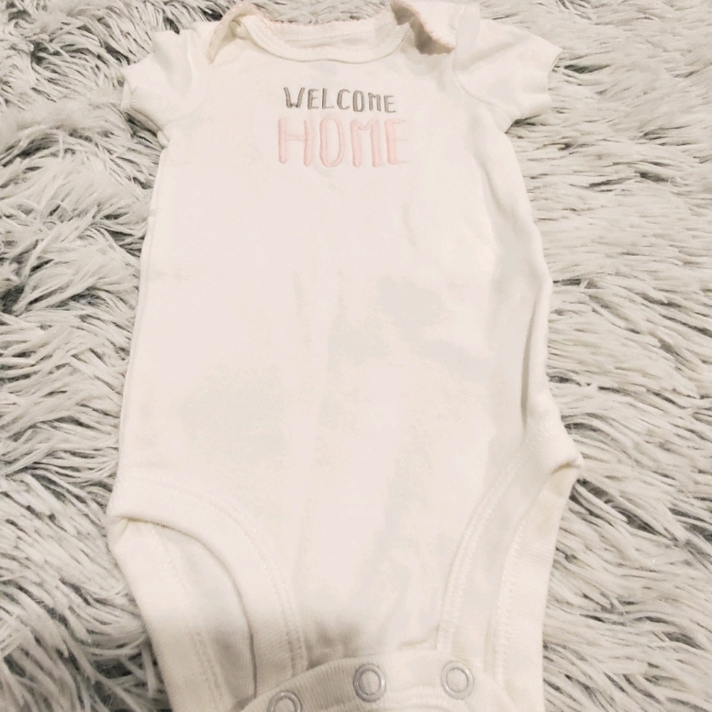 SOLD. NWOT newborn outfit - Picture 2 of 3